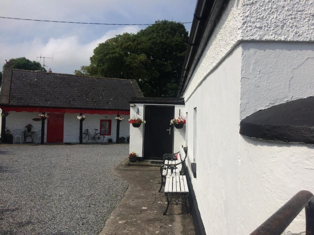 Дома для отпуска Shannon Breeze Cottage Ballycrossaun-54